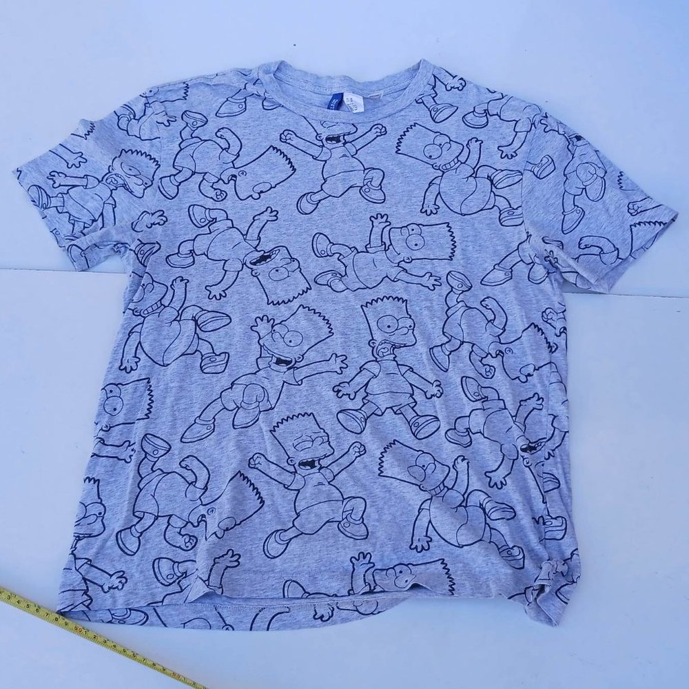 H&M Divided Size M Gray Simpson Shirt